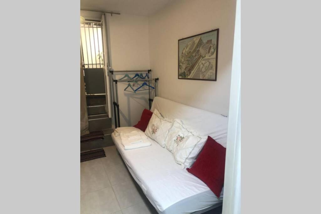 Exarcheia: Independent Ground Floor House. Apartment Athena Bagian luar foto